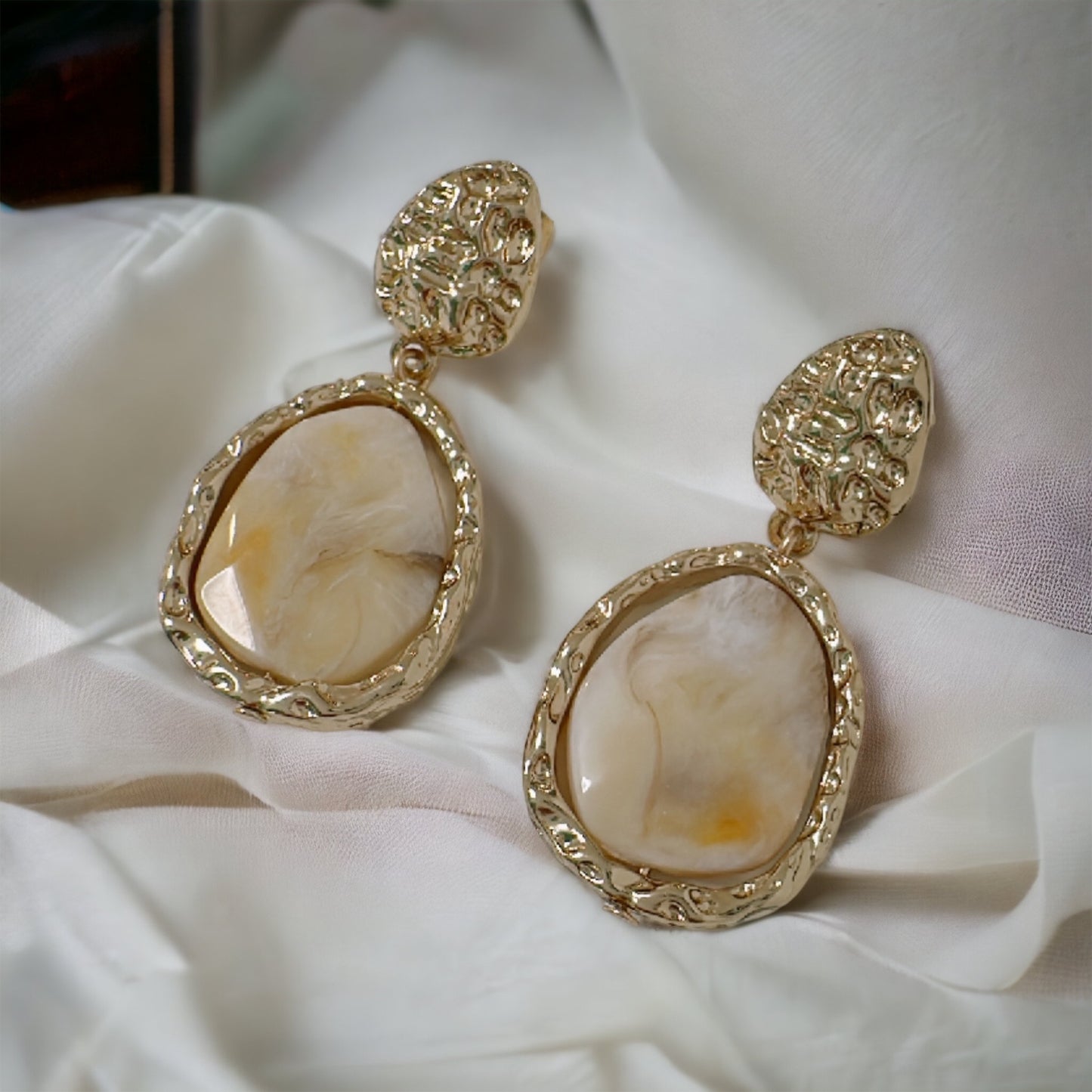 Aurelia Earrings Ivory