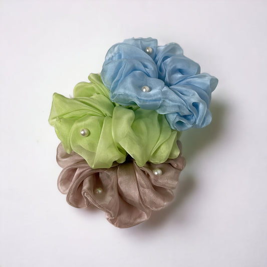 Dream Pearl Scrunchie