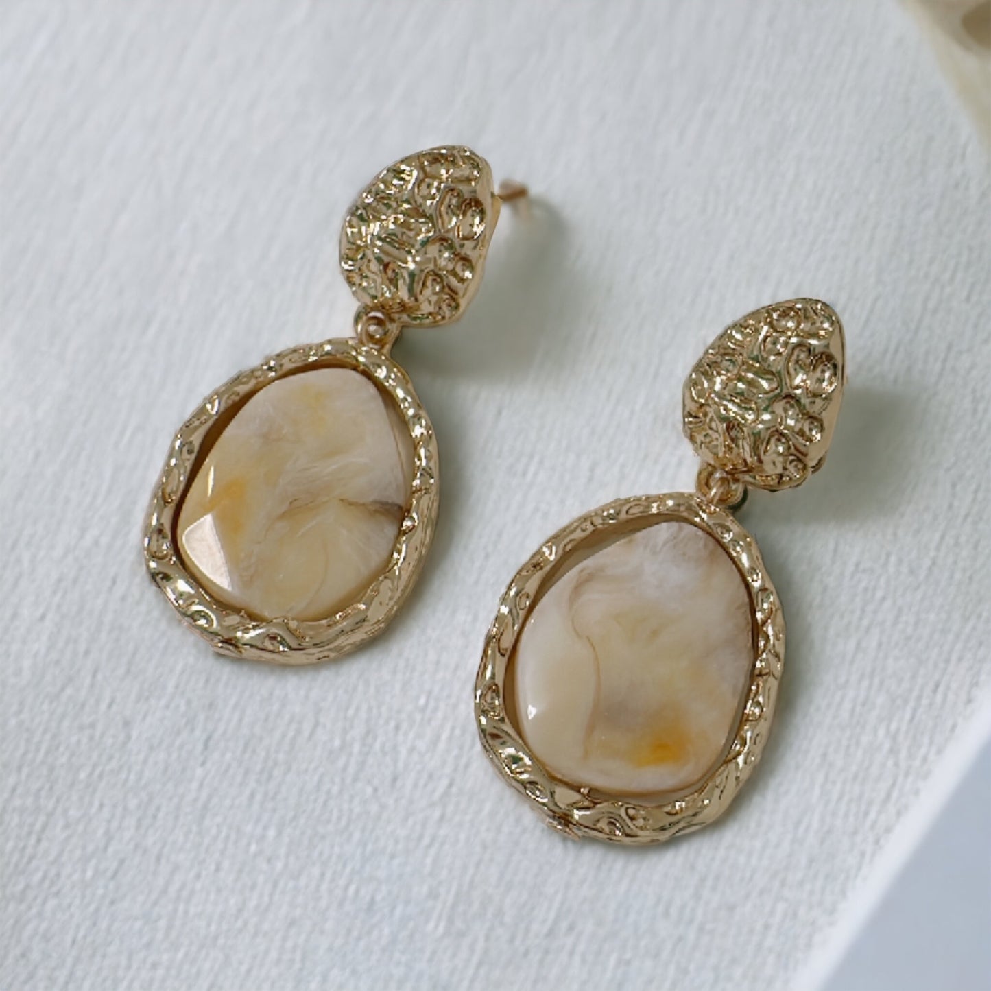 Aurelia Earrings Ivory