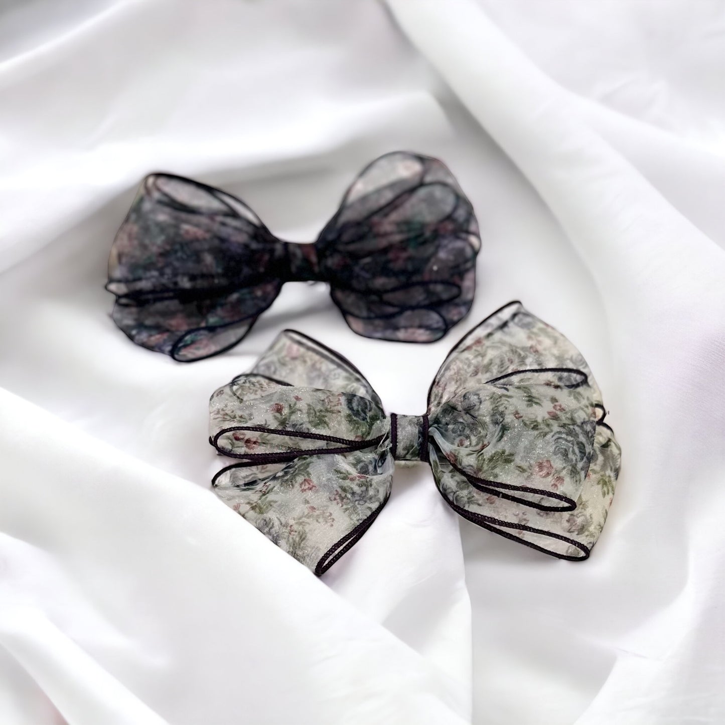 Vivienne Bow Hair Clip