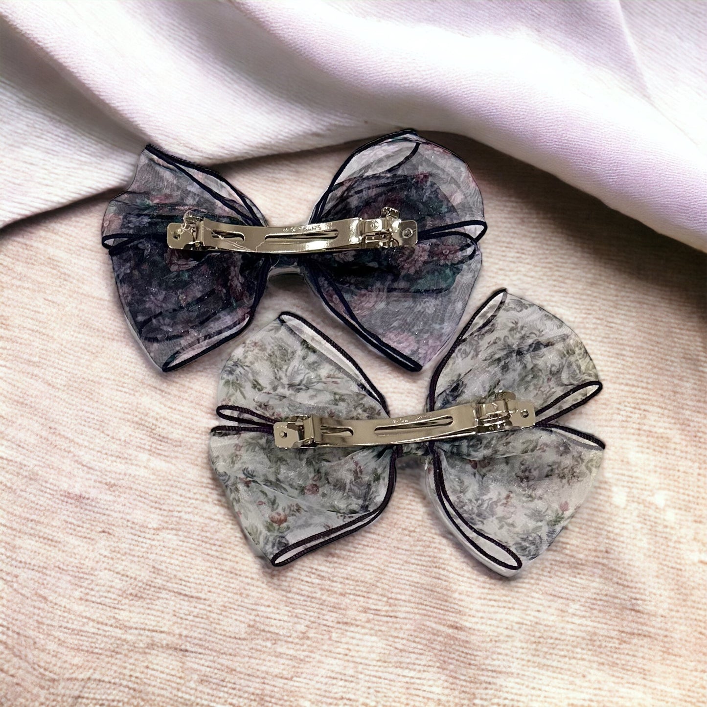 Vivienne Bow Hair Clip