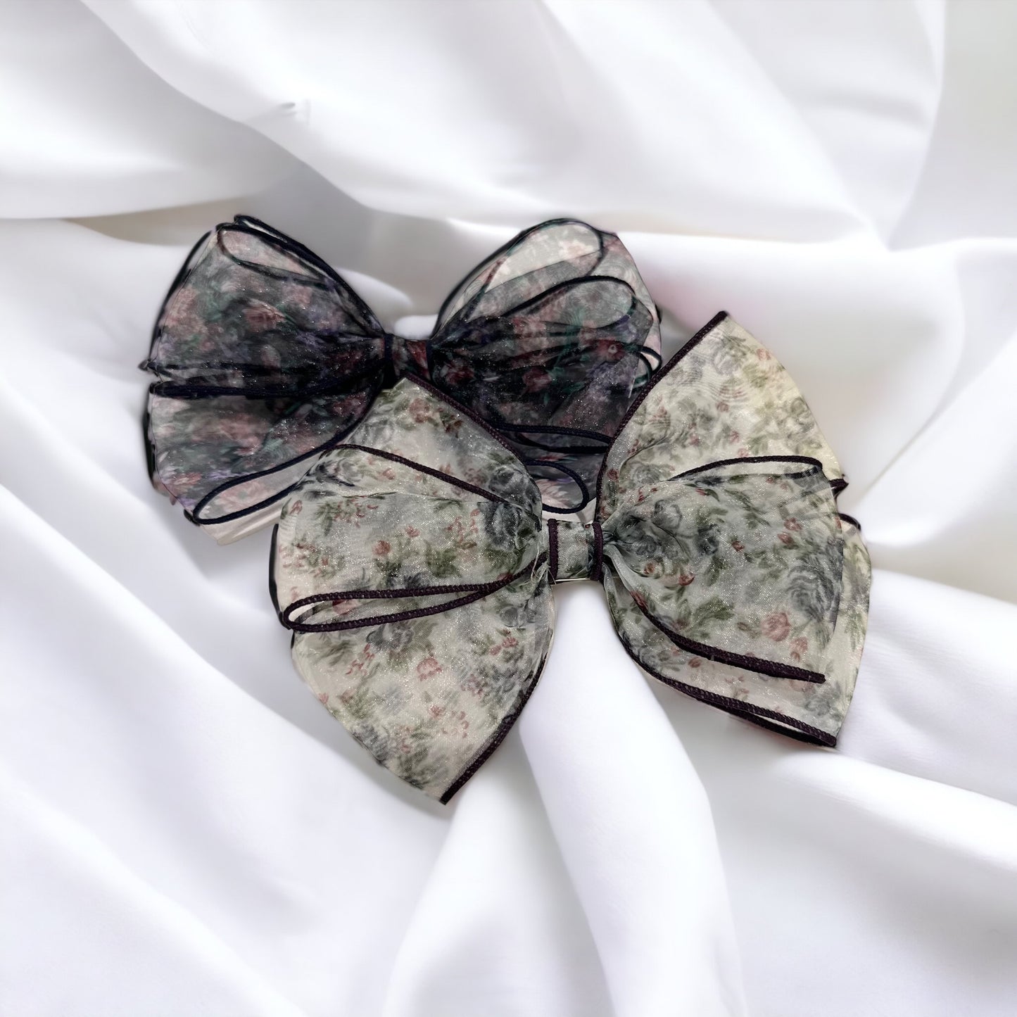 Vivienne Bow Hair Clip